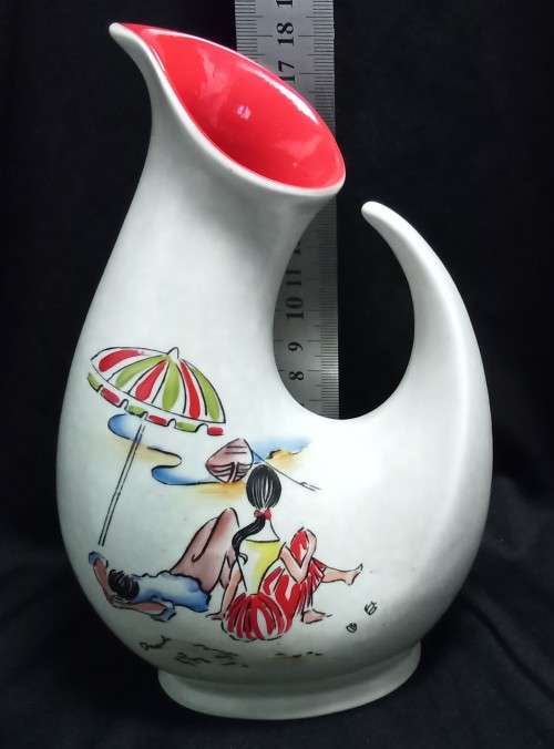 Lovely kitsch CROWN DEVON `Seaside` vase