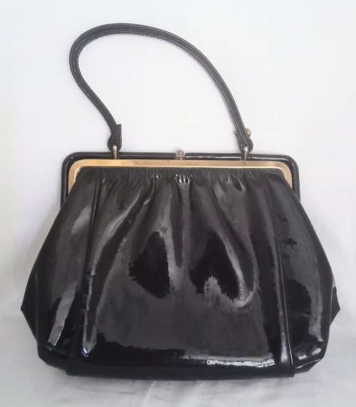 Other Antiques Collectables Vintage Dubarry Modelle 1960 s black patent leather handbag was listed for 0.00 on 23 Nov at 13 46 by Human01 in Riversdale ID 598704125