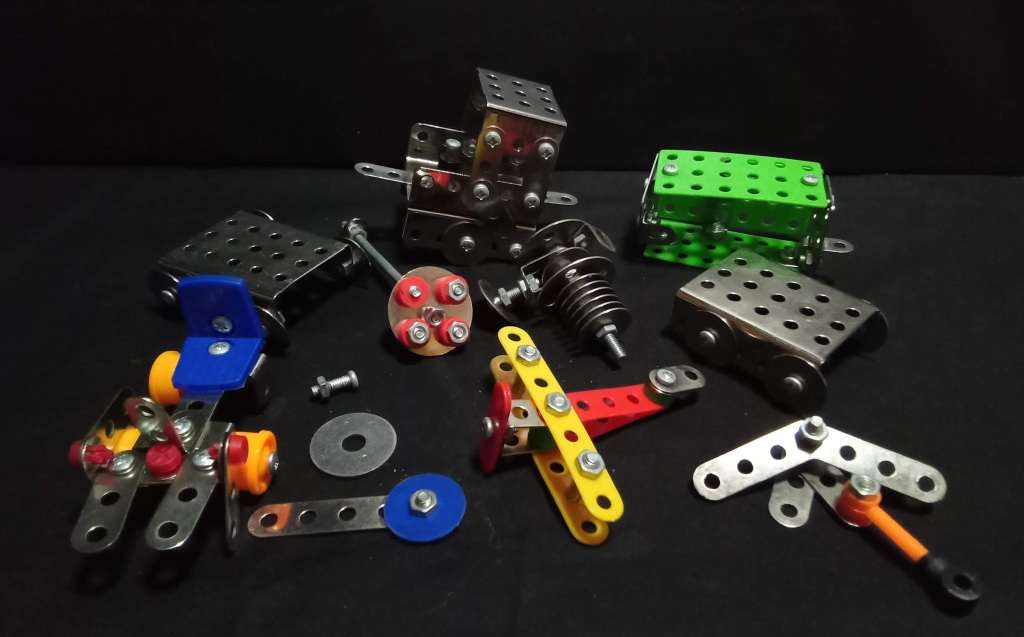 Meccano style parts