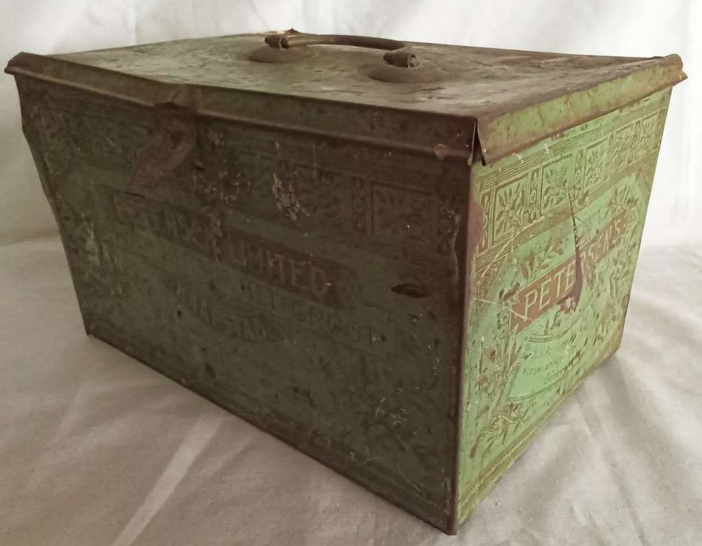 Antique Petersen `Echte Huis Apotheek` Tin