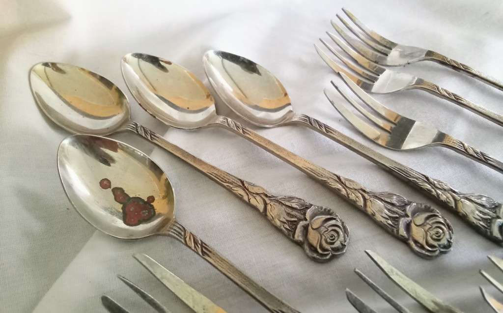 Vintage cake forks (6) and teaspoons (4)