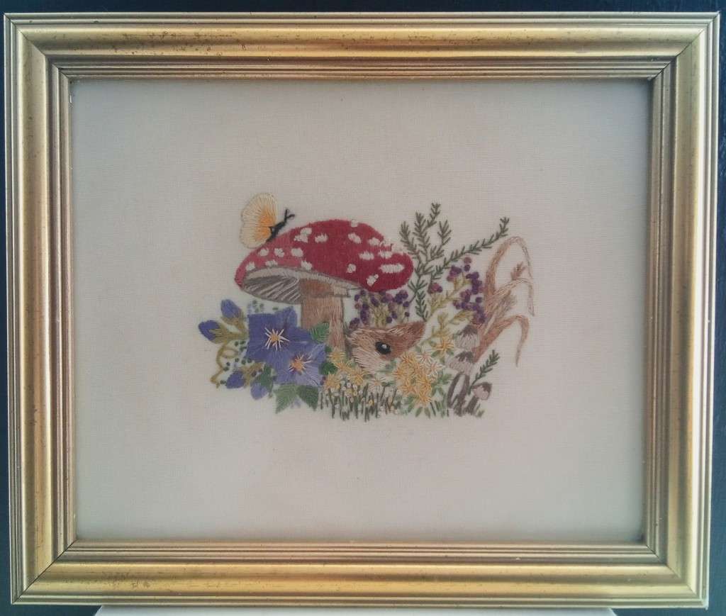 Beautiful little Vintage framed embroidery