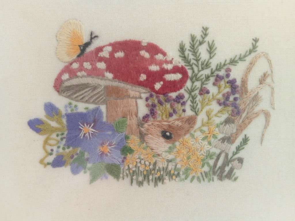 Beautiful little Vintage framed embroidery