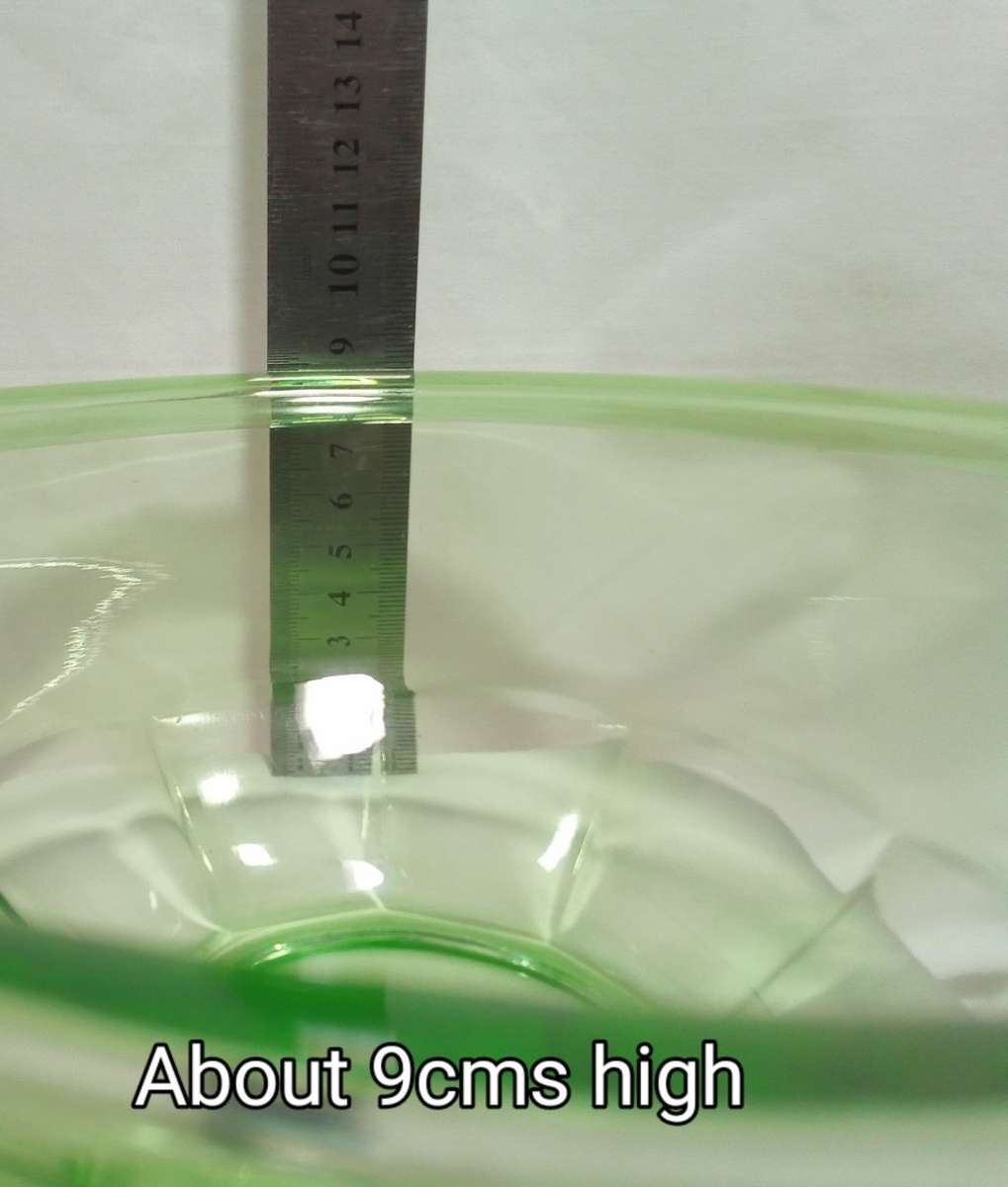 Stunning Vintage Rest Well Green Uranium glass mixing bowl by HAZEL-ATLAS (c.1929)