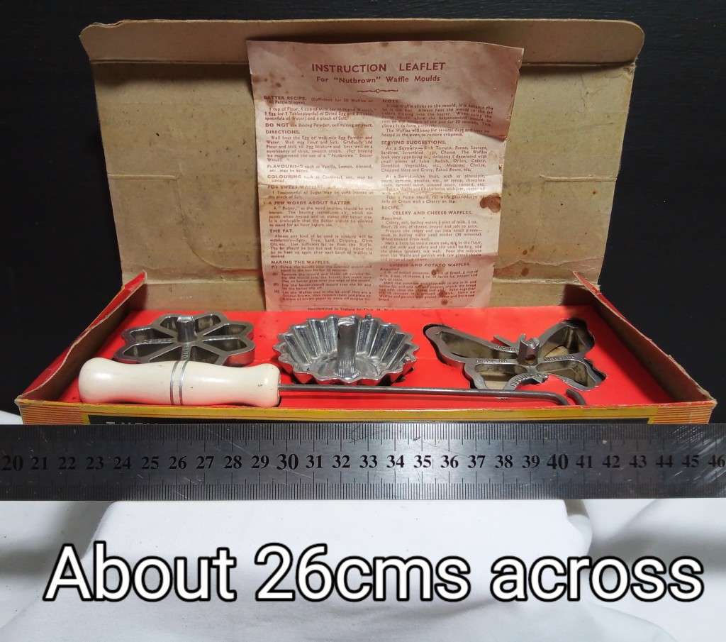 Vintage Nutbrown Waffle Moulds England - with original box and leaflet
