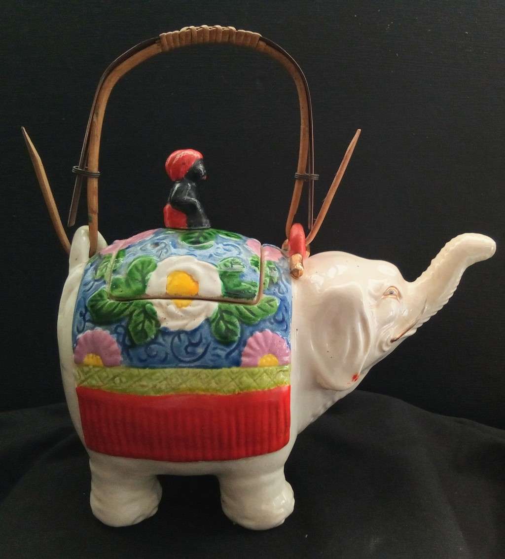 Japanese Banko Ware `Elephant` teapot, c.1920-30 - With rattan handle