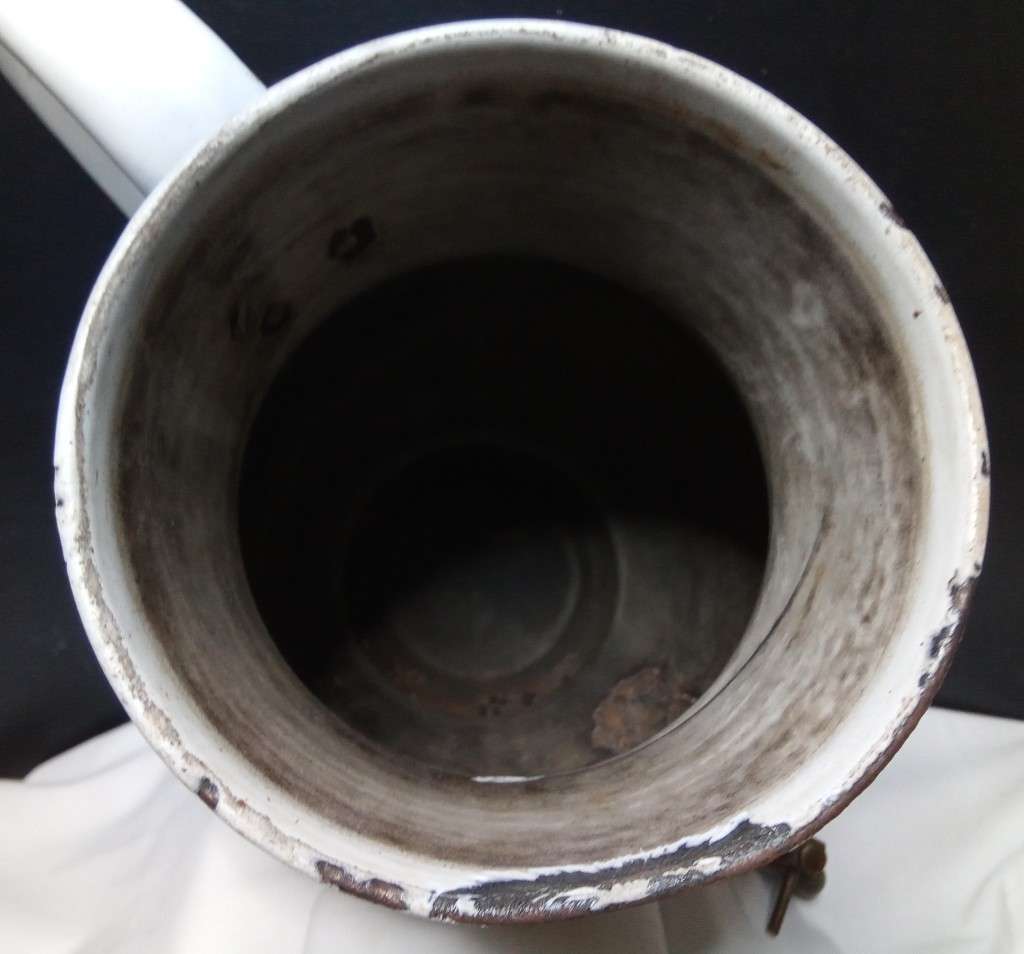 Beautiful vintage enamel "konfoor" kettle - display item