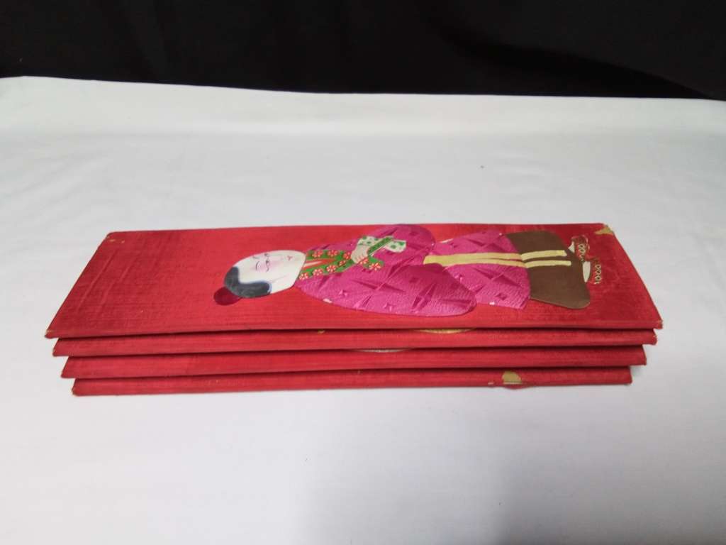 Lovely vintage Chinese collapsible table screen