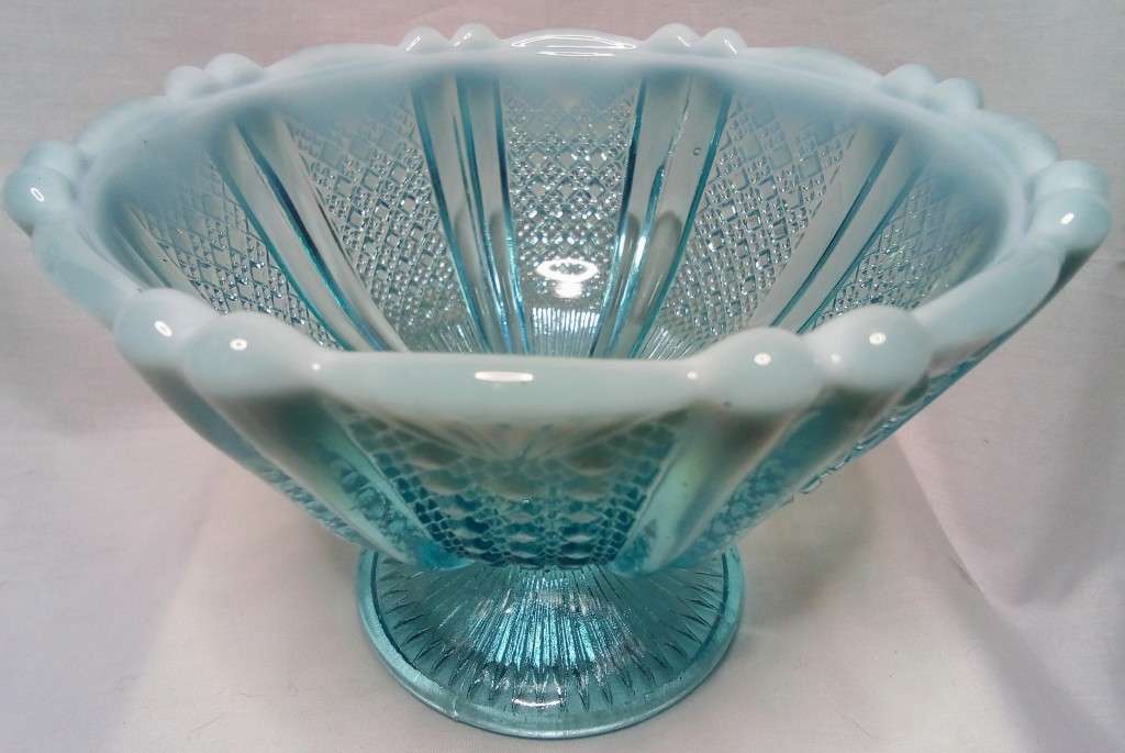 Davidson 1900's Blue Pearline Glass 'Richelieu' Bowl