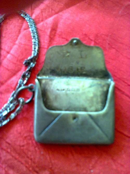 SOLID SILVER PENDANT IN THE SHAPE OF A LITTLE ENVELOPE THAT OPENS!