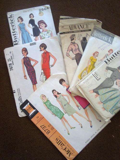 6 x BUTTERICK & McCALLS VINTAGE DRESS PATTERNS - JOB LOT