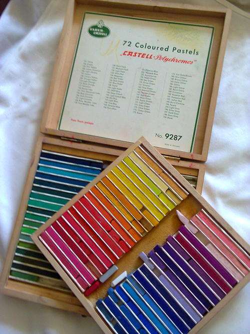 CHALK PASTELS IN FABER CASTELL WOODEN BOX, 72 PASTELS, MOST UNUSED  **REDUCED*******