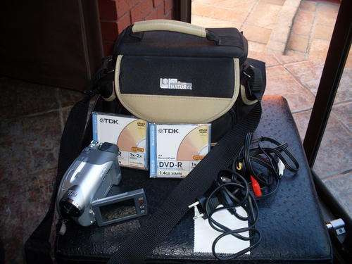 SONY HANDYCAM CARL ZEISS 20X OPTICAL ZOOM HARDLY USED  FREE SHIPPING