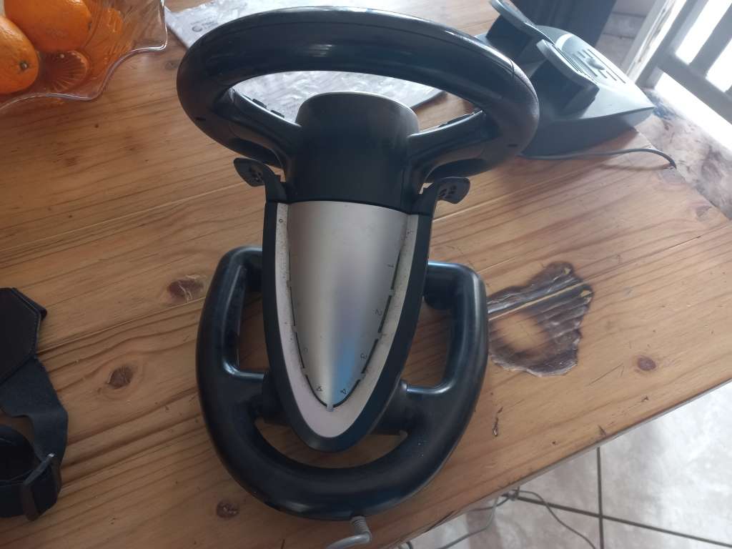 Rippa Racing Wheel With Pedals (USB)