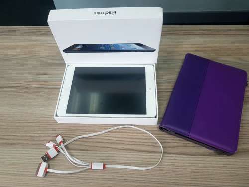 **Apple iPad Mini 1 | White | 16GB | Cellular, WiFi & 3G | With Accessories**