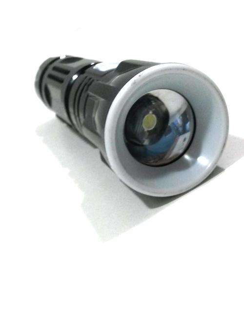 Adjustable Focus Flashlight SY-601