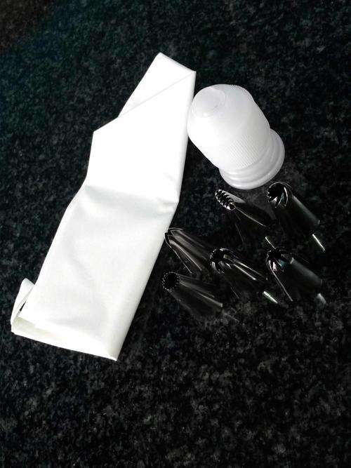 Cream bag decoration set (with 6 pieces tip)