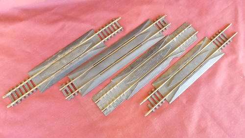HO Model Railroad - 4 X Atlas 9" Rerailer Track