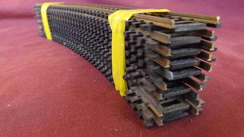 HO Model Railroad - Atlas 18" Radius Snap Track (10 in Bundle)
