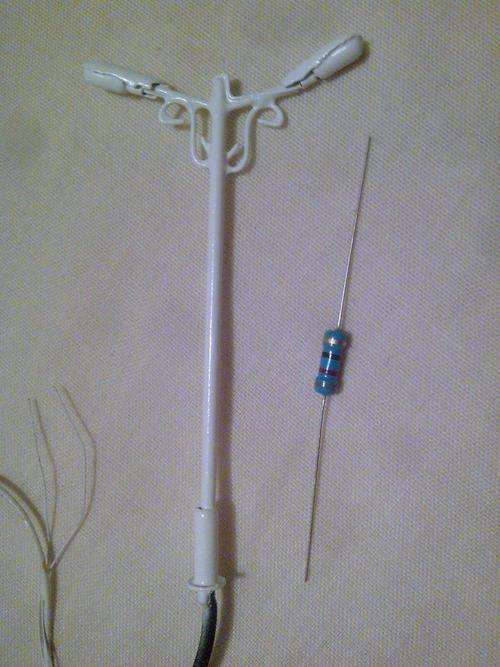 R1 start 4 x HO N gauge Double Lamppost 12V street lights