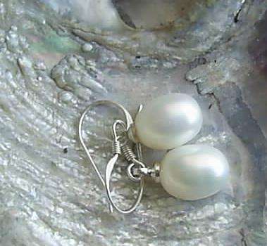 STYLISH Genuine Fresh Water Pearl Earrings!