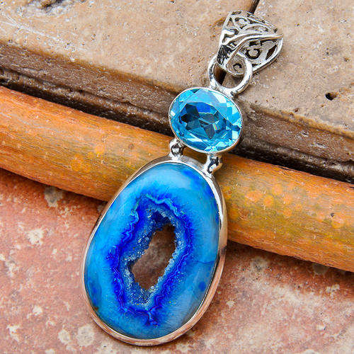 UNIQUE  Sky Blue TOPAZ and Rare GEODE slice   Pendant!!!!