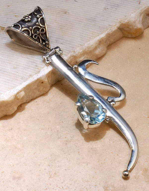 UNIQUE Special desighn TOPAZ Gemstone  Pendant!