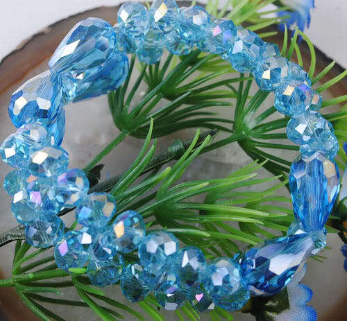 STRIKING Ocean Blue  Faceted Crystal Beads Stretch Bracelet !!