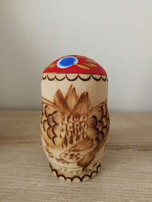 Traditional 5-pieces a set of Babushka  Russian nesting ( stacking, matryoshka) dolls.