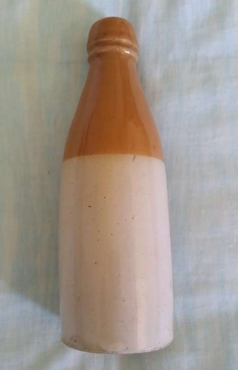 Hearle & Co LD Ginger beer Bottle