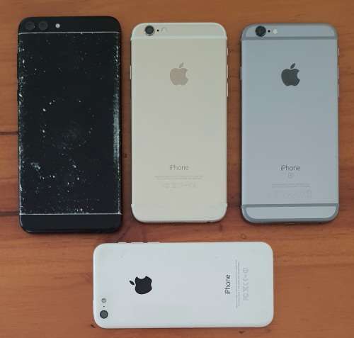 4 x  phones for spares salvage