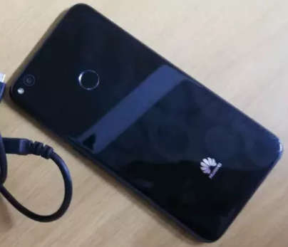 Huawei P8 lite