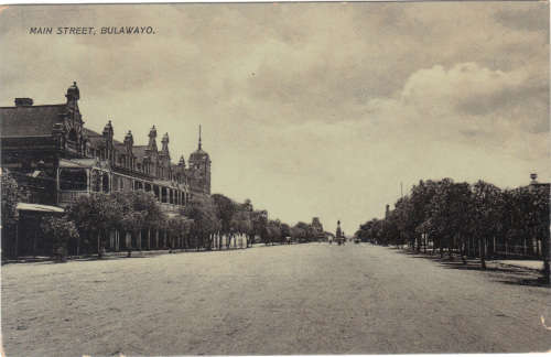 Rhodesia : Bulawayo Main Street. Card in fine condition.