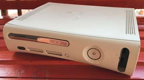 Xbox 360 console (Not working) - For parts