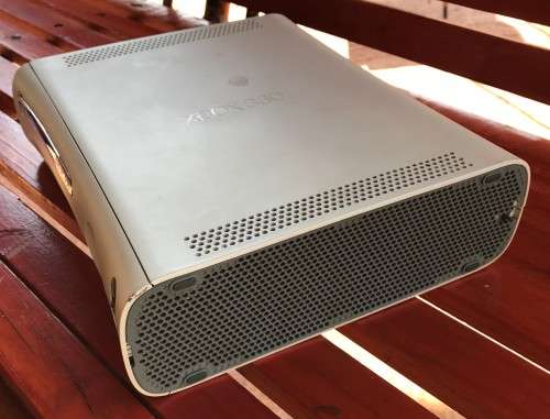 Xbox 360 console (Not working) - For parts