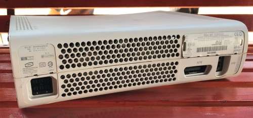 Xbox 360 console (Not working) - For parts