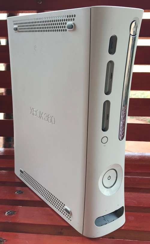 Xbox 360 console (Not working) - For parts