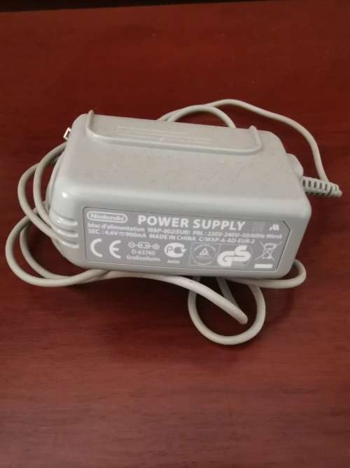 Nintendo 2DS + 4 Games (Pre-owned)