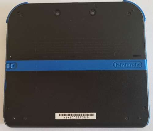 Nintendo 2DS + 4 Games (Pre-owned)