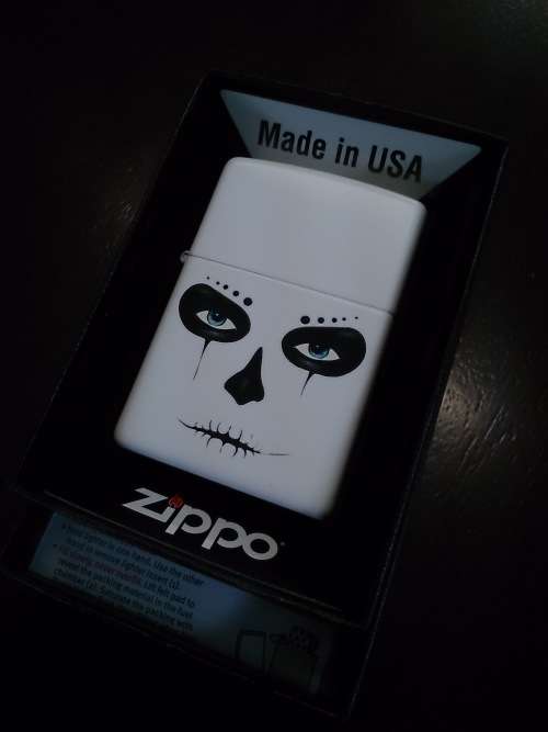 White Skull Zippo Lighter