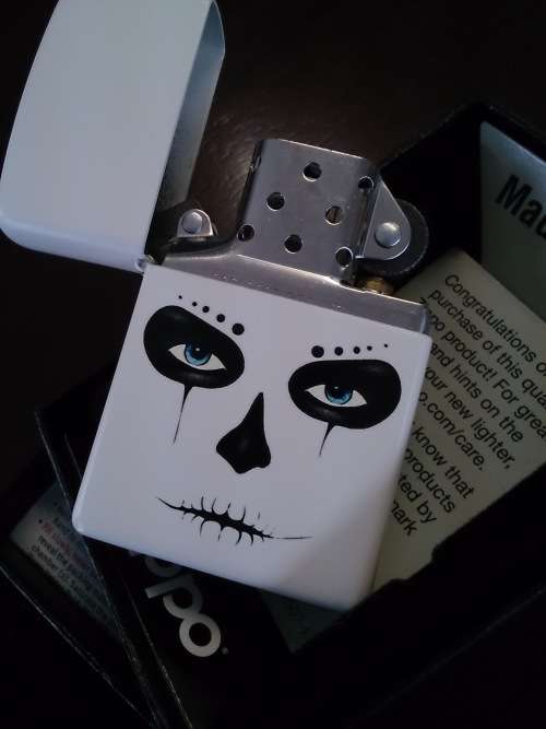 White Skull Zippo Lighter