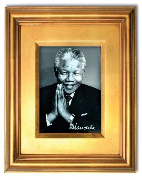 Nelson Mandela photo, signed in white pen (not a print) - size 15cm x 20cm