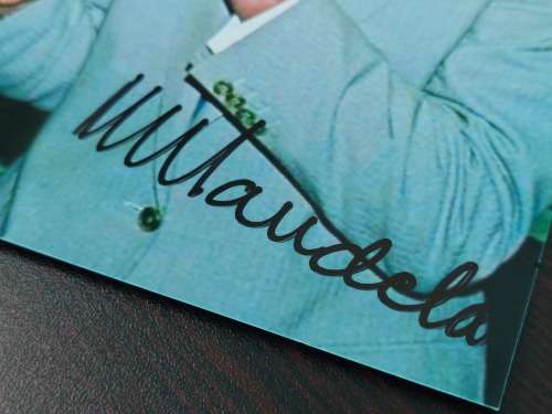 Nelson Mandela & Gerrie Coetzee photo, signed in pen (not a print) - size 15cm x 20cm