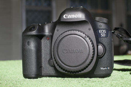 Canon EOS 5D Mark III DSLR Body Only (Local Stock) 11 months Warranty left - includes Box