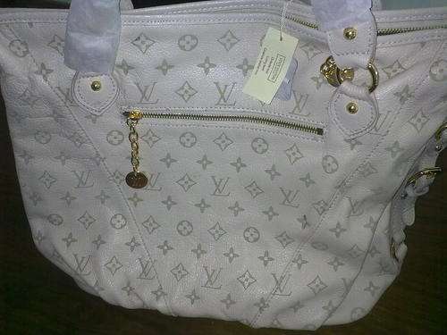 White Loise Vuitton Leather Handbag (45cmx30cmx15cm)