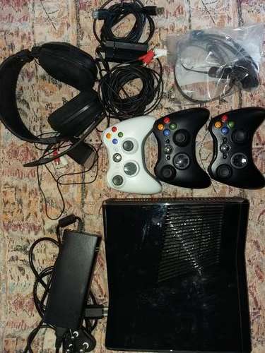 Xbox 360 slim - 250GB HDD - plus 32 games