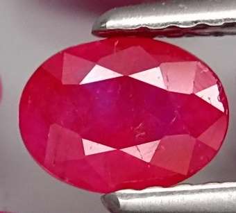 0.80ct Dazzling Unheated Untreated 100% Natural Oval Cut Hot Red Winza Ruby. Fire