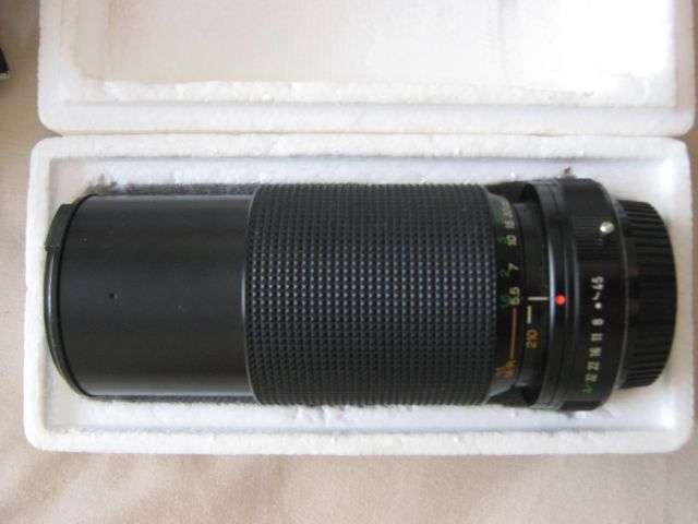 Vivitar f4.5 / 70 -210 Zoom lens for Canon EOS (EF Mount)...Great lens! (boxed)