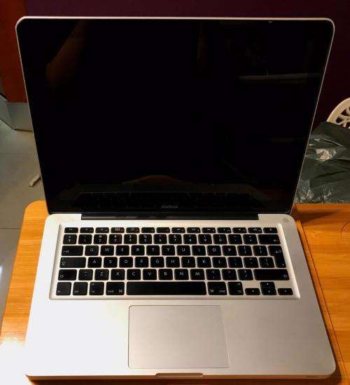 Apple MacBook "Core 2 Duo" 2.0 13" (Unibody)