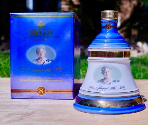 BELLS QUEEN MOTHER 100TH  BIRTHDAY DECANTER  SEALED & FULL, BOXED, COLLECTIBLE